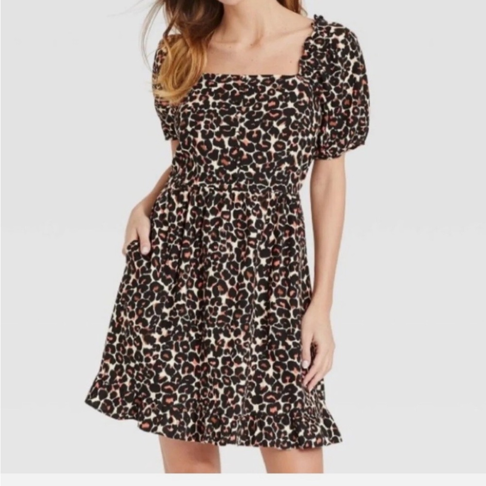 Leopard print short dress